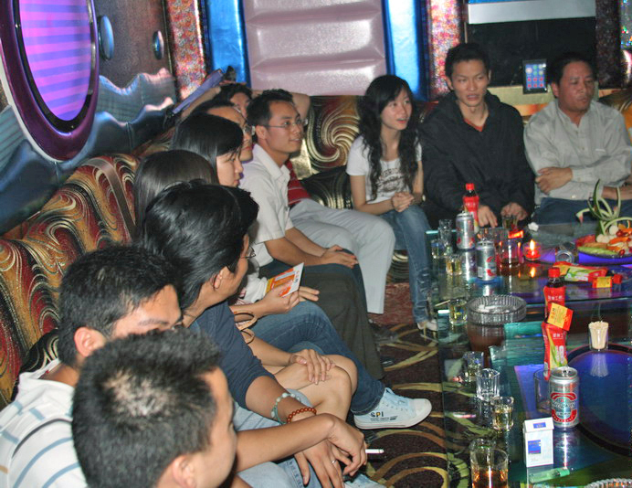 ��ѧ�������KTV������